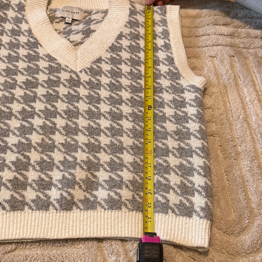 Pink Rose Gray and Hounds Tooth Cream V-Neck Sweater Vest Size S - Picture 5 of 6